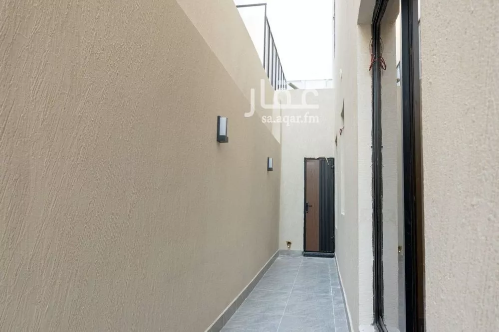 4 bedroom floor in Al Rimal 18
