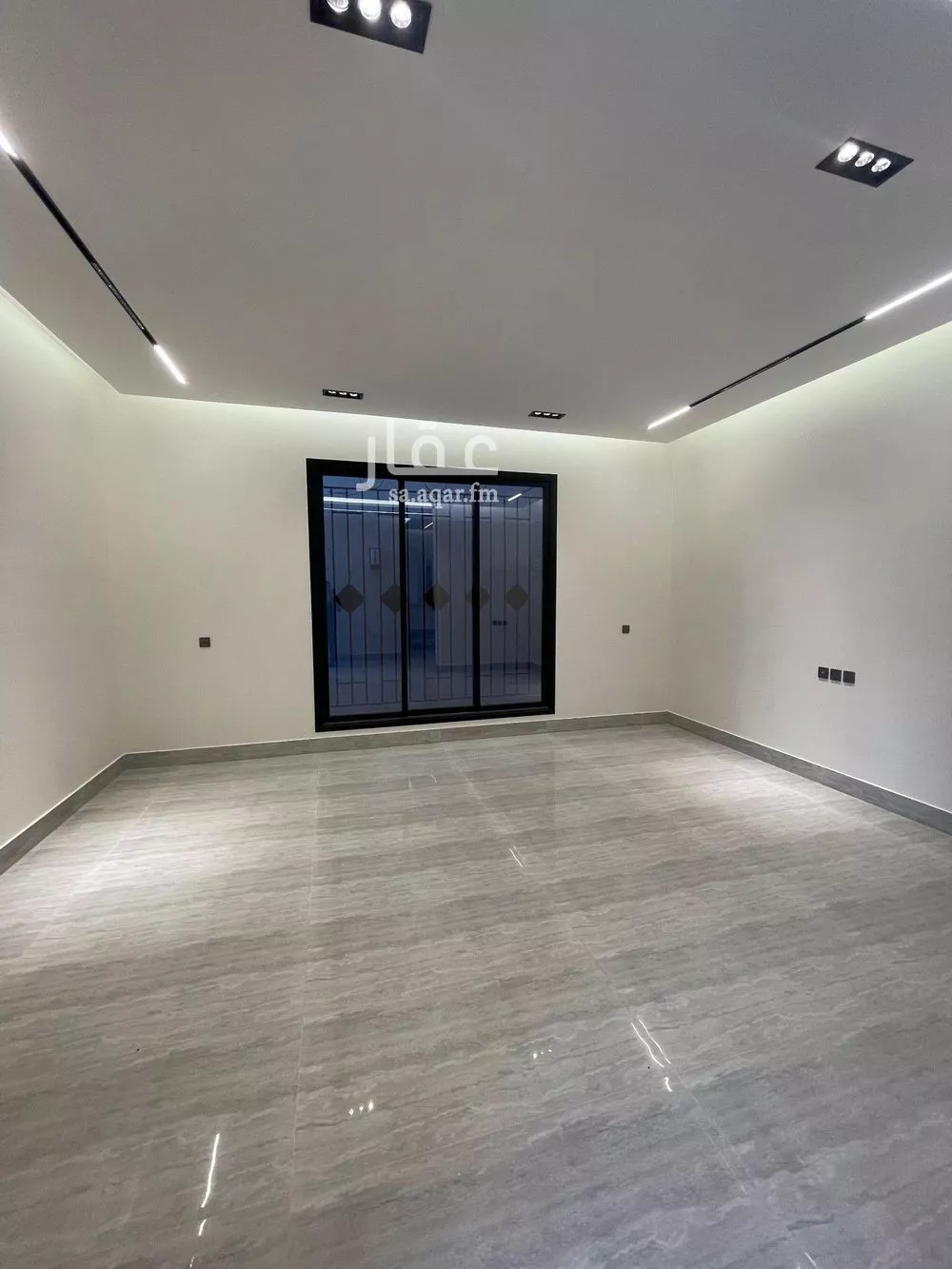 4 bedroom floor in Al Rimal 16