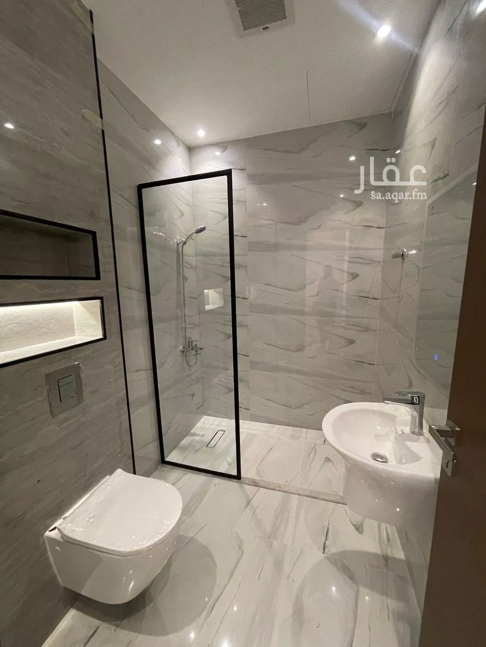 4 bedroom floor in Al Rimal 8