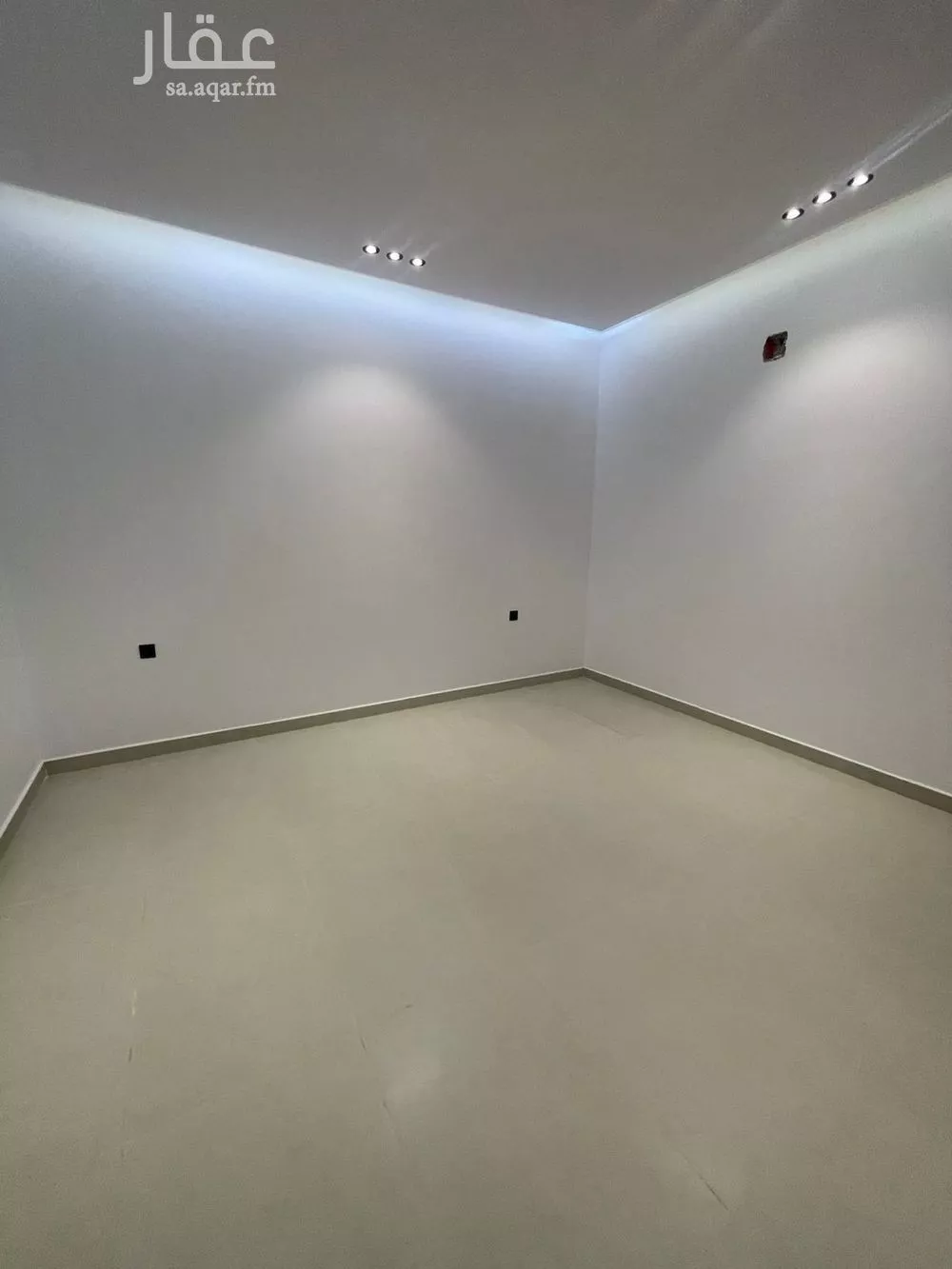 3 bedroom floor in Al Janadriyah 4