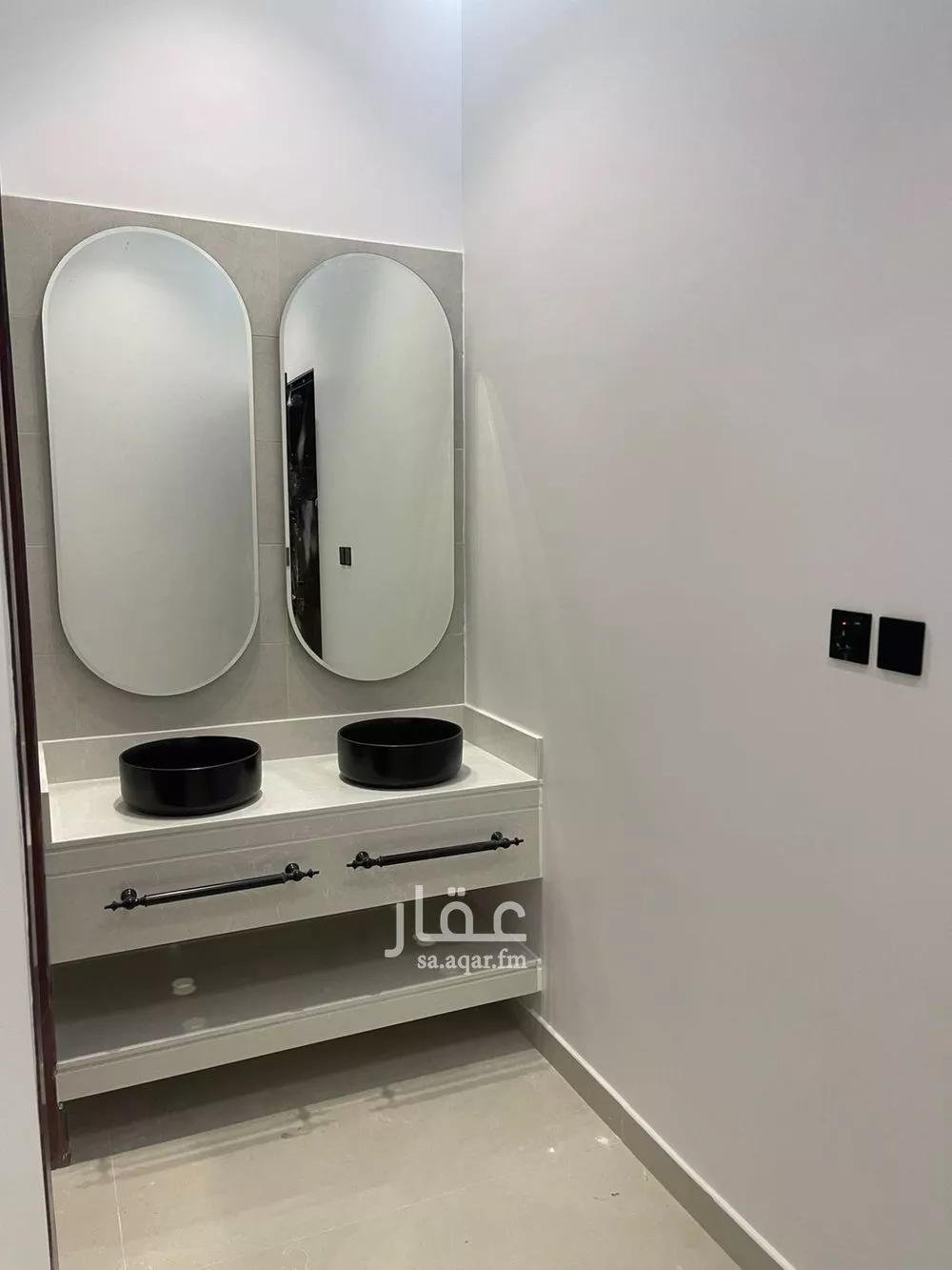 3 bedroom floor in Al Janadriyah 8