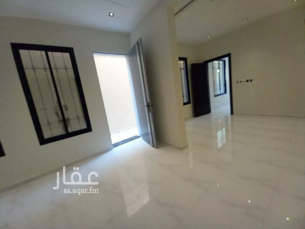 3 bedroom floor in Al Uraija Al Gharbiyah 6