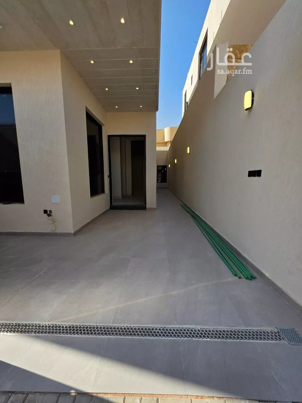 5 bedroom floor in Al Khaleej 2