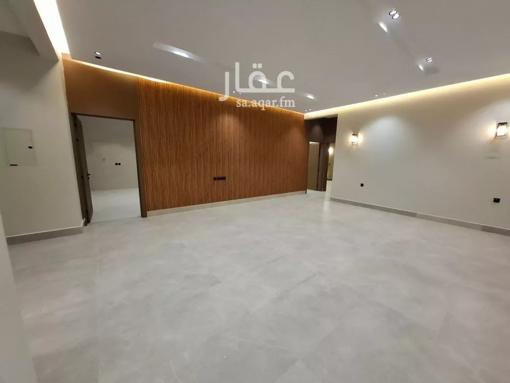 4 bedroom floor in Al Janadriyah 11