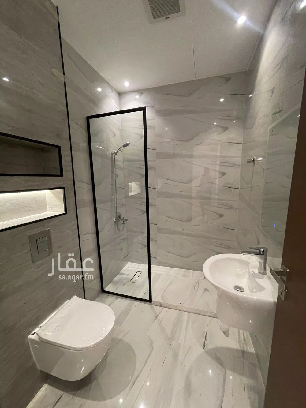 4 bedroom floor in Al Rimal 11