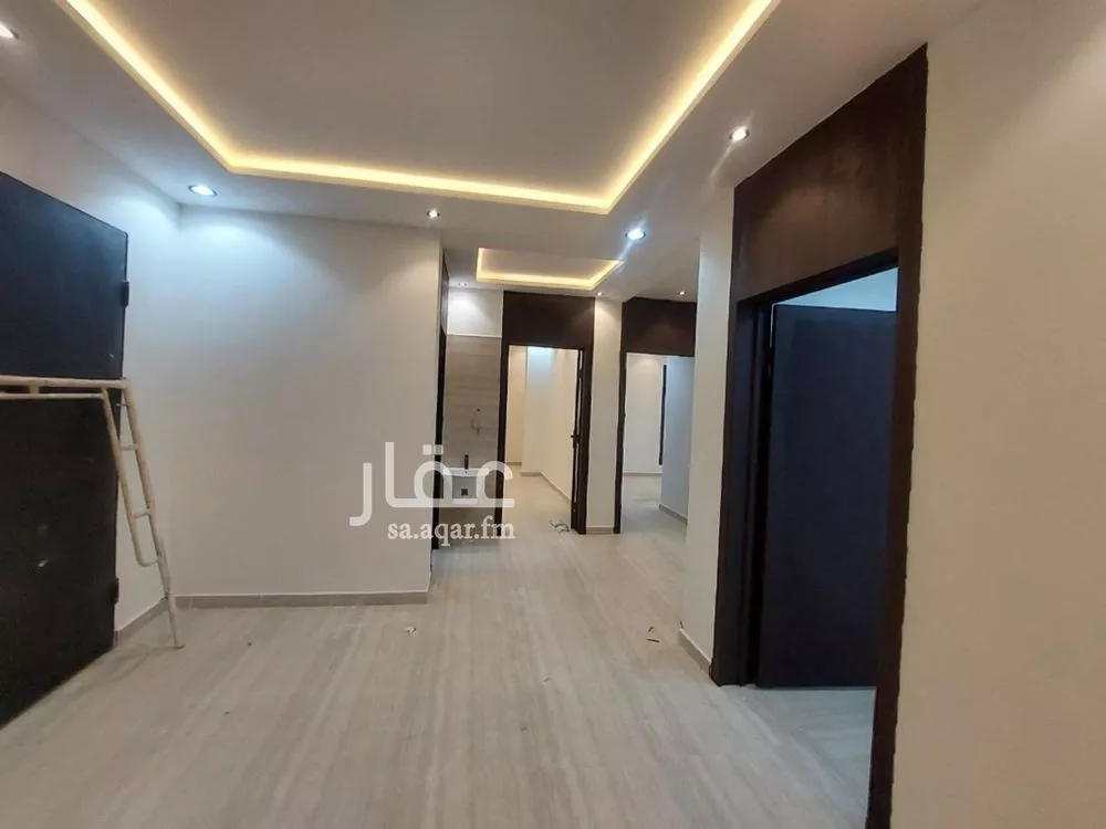 5 bedroom floor in Tuwaiq 3