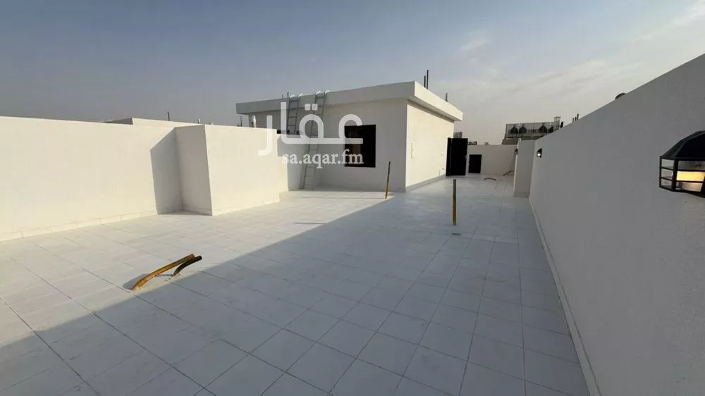 5 bedroom floor in Badr 4