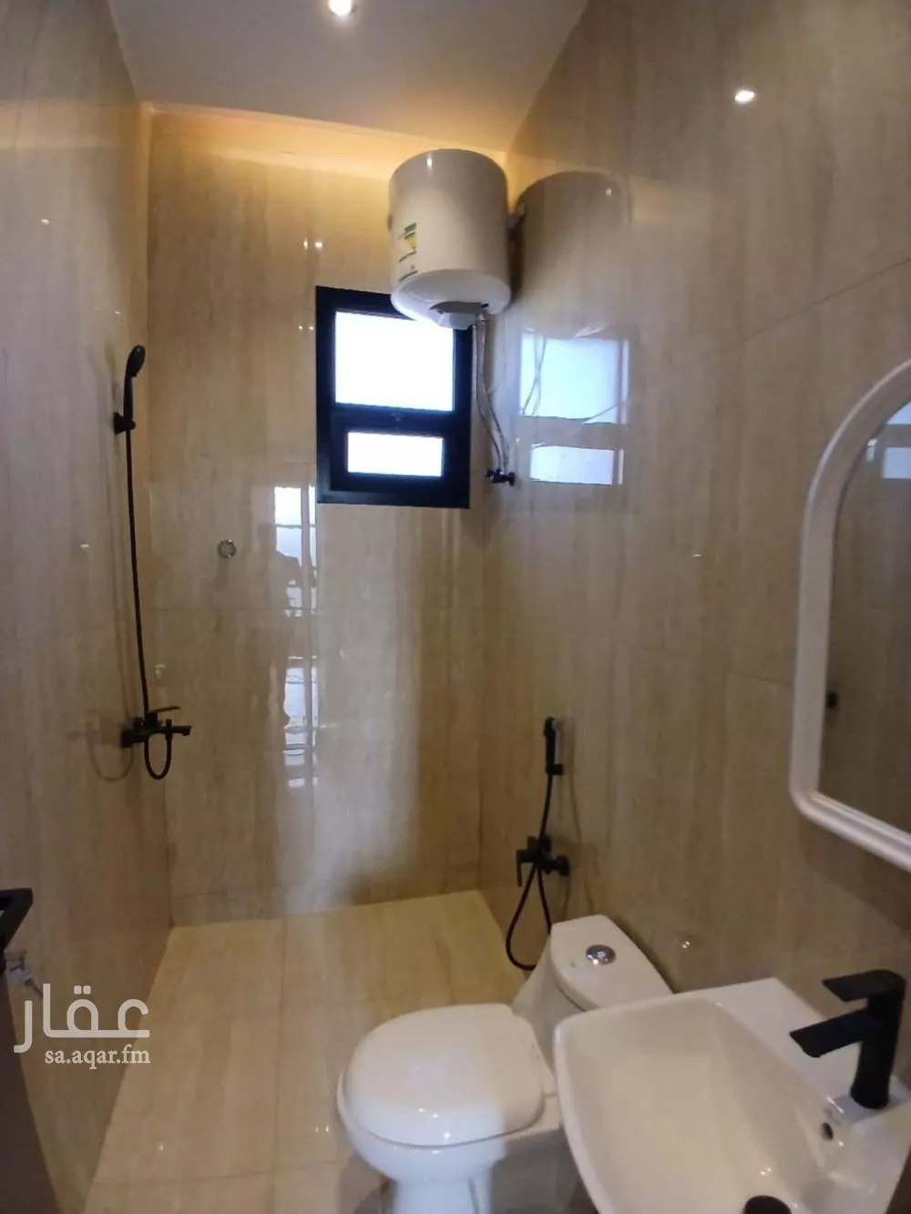 5 bedroom floor in Al Janadriyah 8