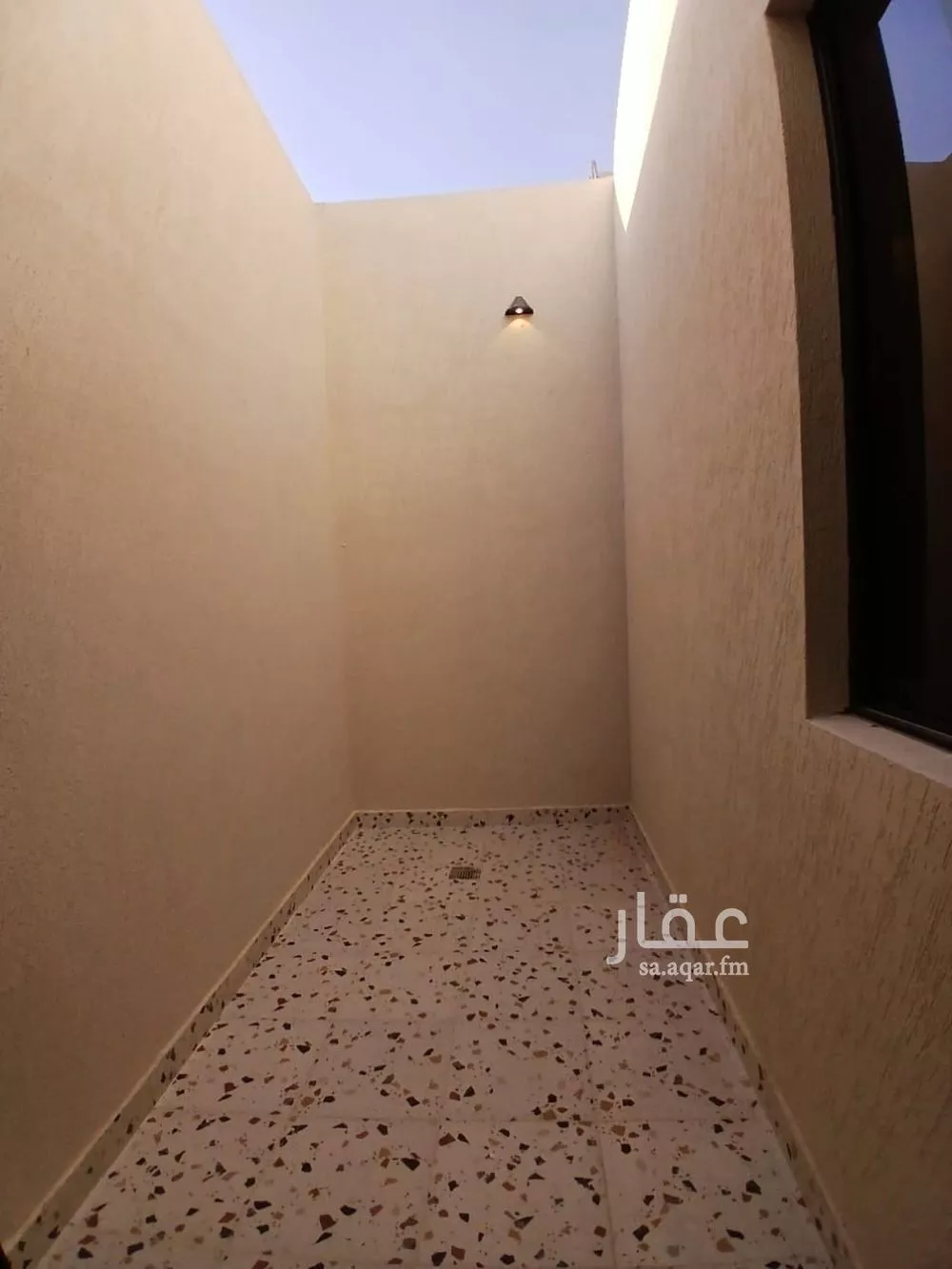 5 bedroom floor in Al Janadriyah 9