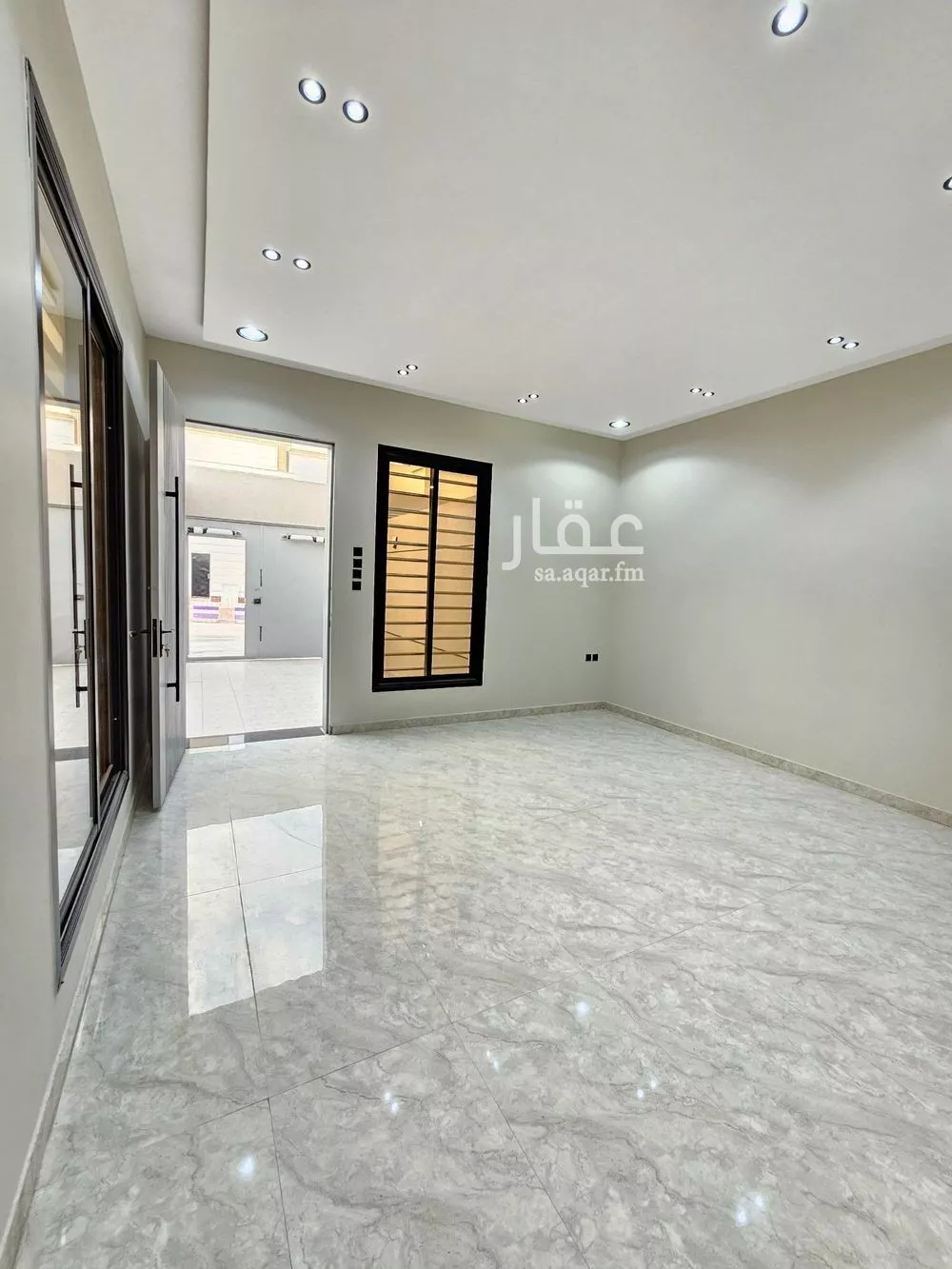 3 bedroom floor in Dhahrat Namar 11