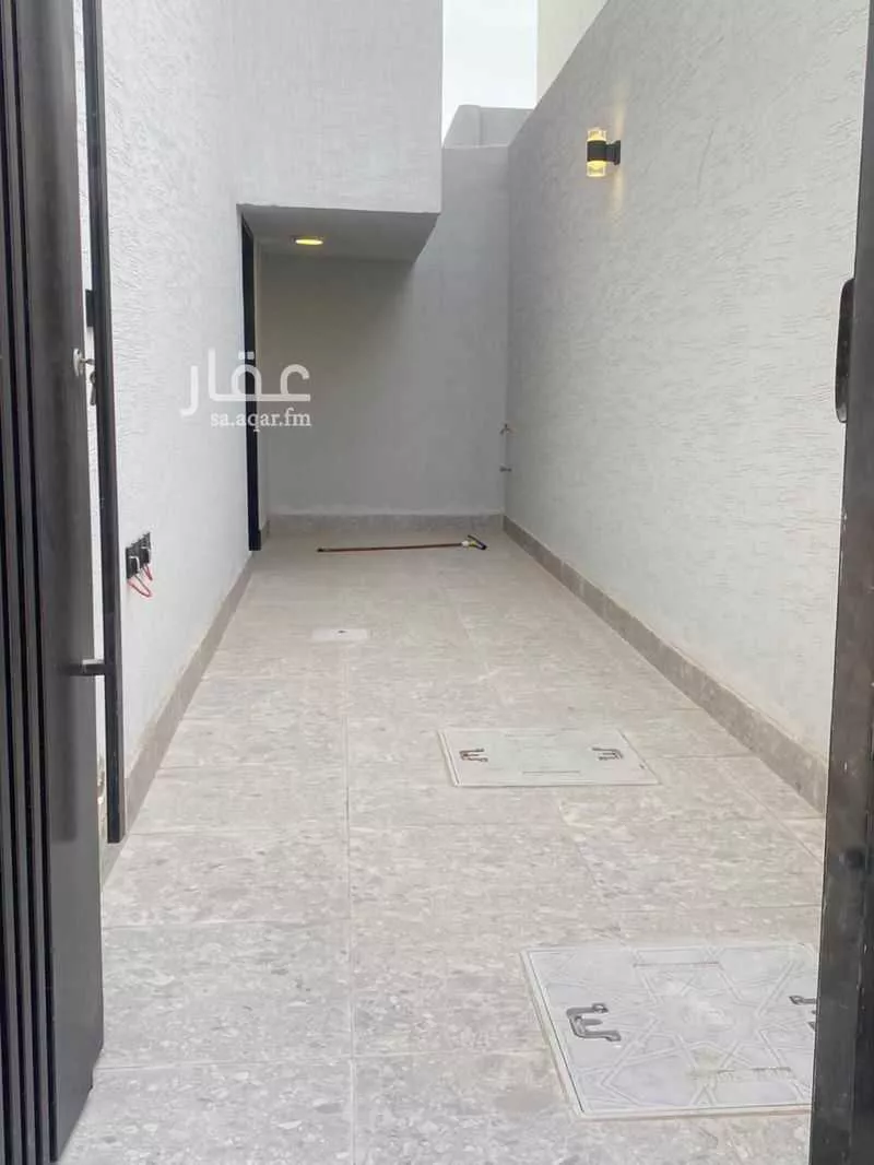 5 bedroom floor in Al Maizilah 11