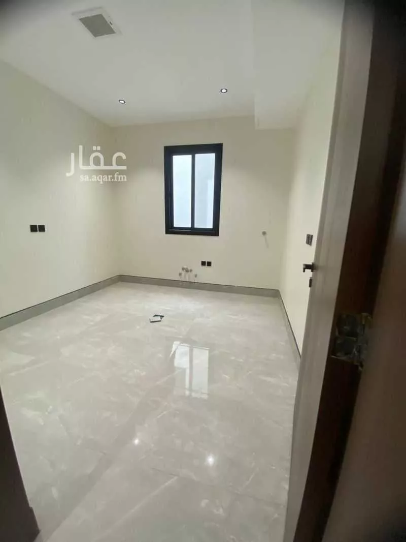 5 bedroom floor in Al Maizilah 5