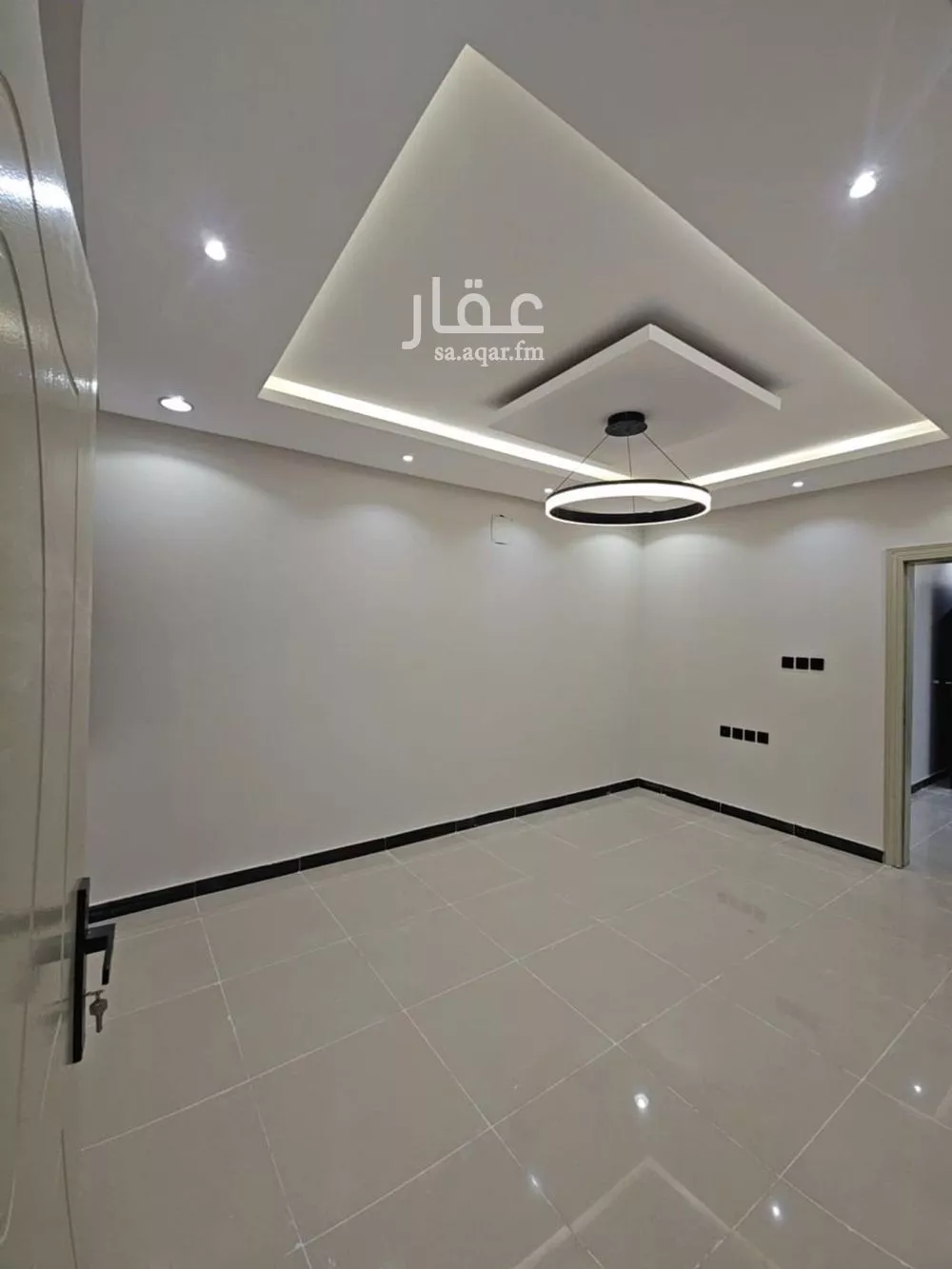 5 bedroom floor in Al Janadriyah 3