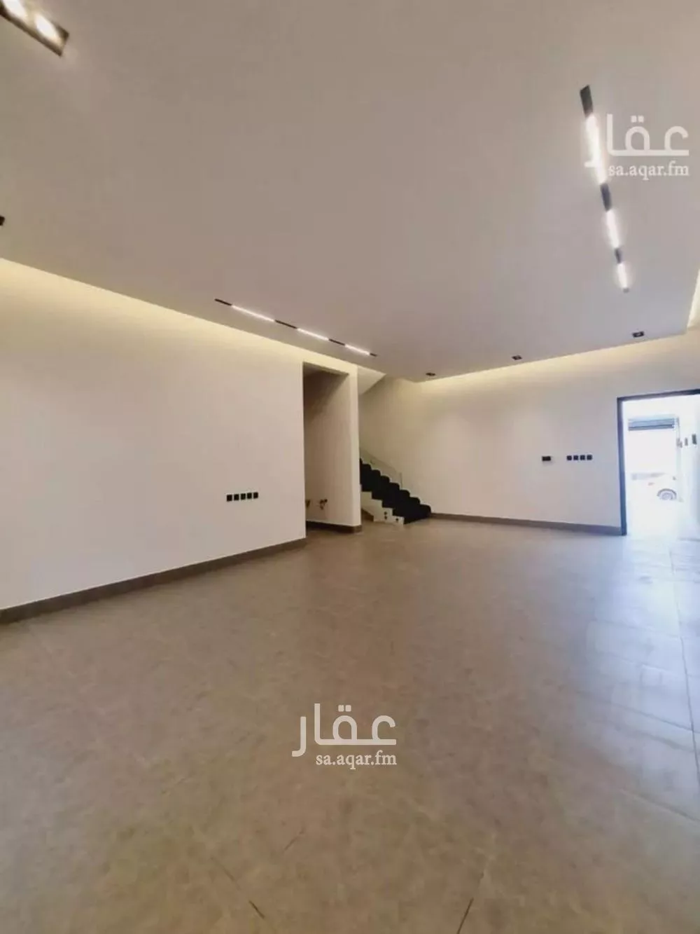 3 bedroom floor in Al Munsiyah 9
