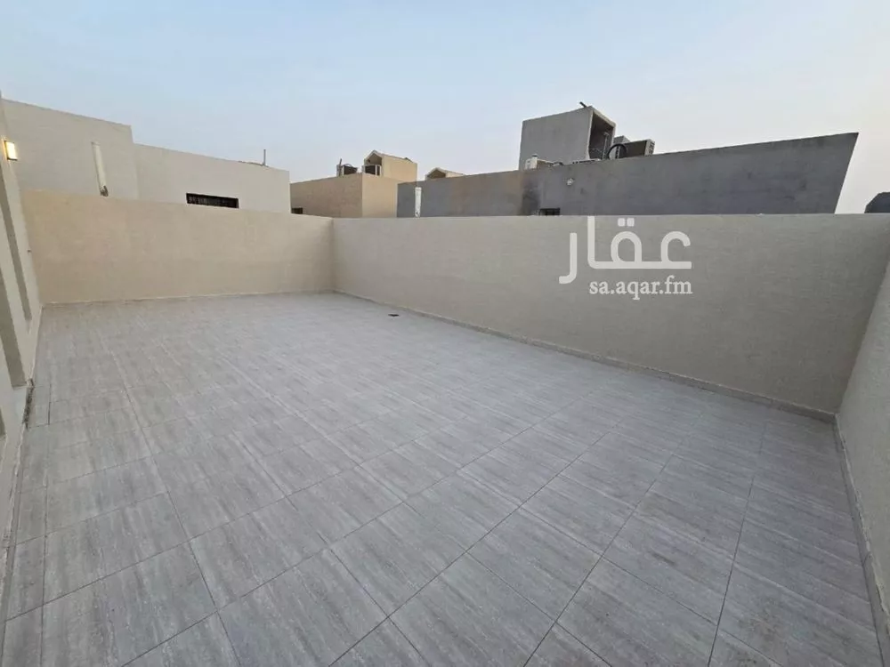 3 bedroom floor in Al Qadisiyah 12
