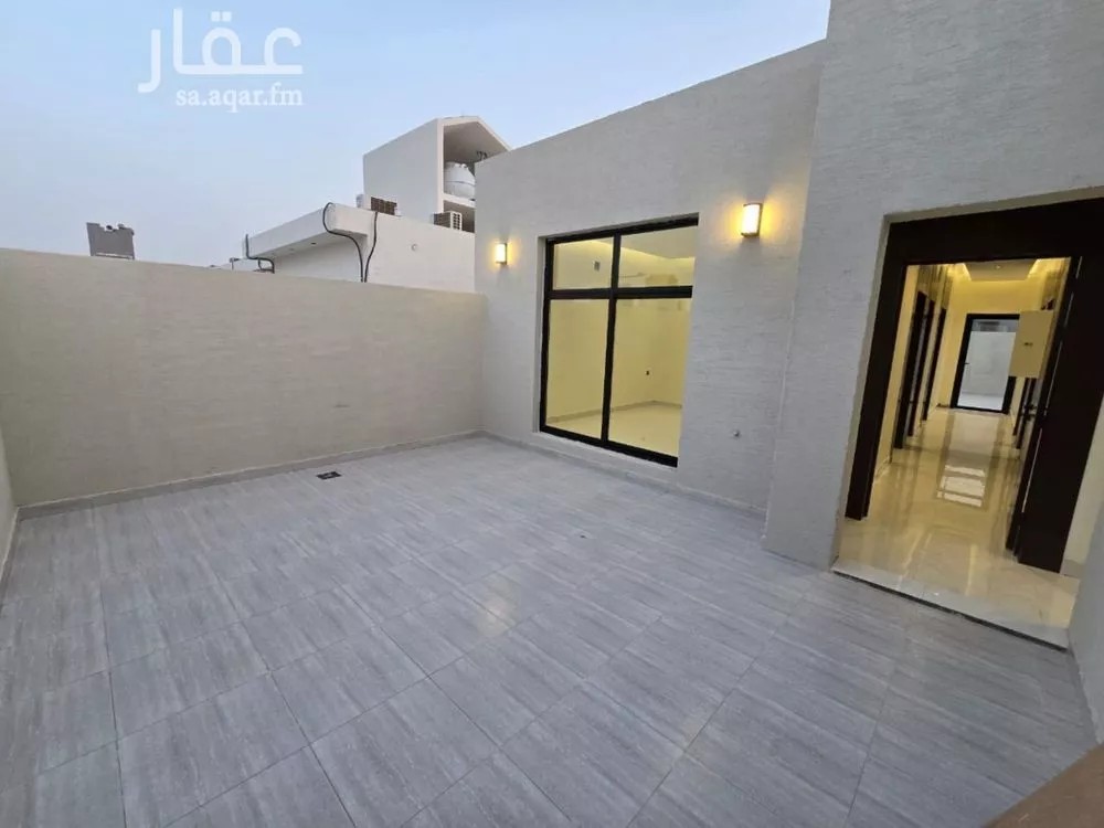 3 bedroom floor in Al Qadisiyah 8