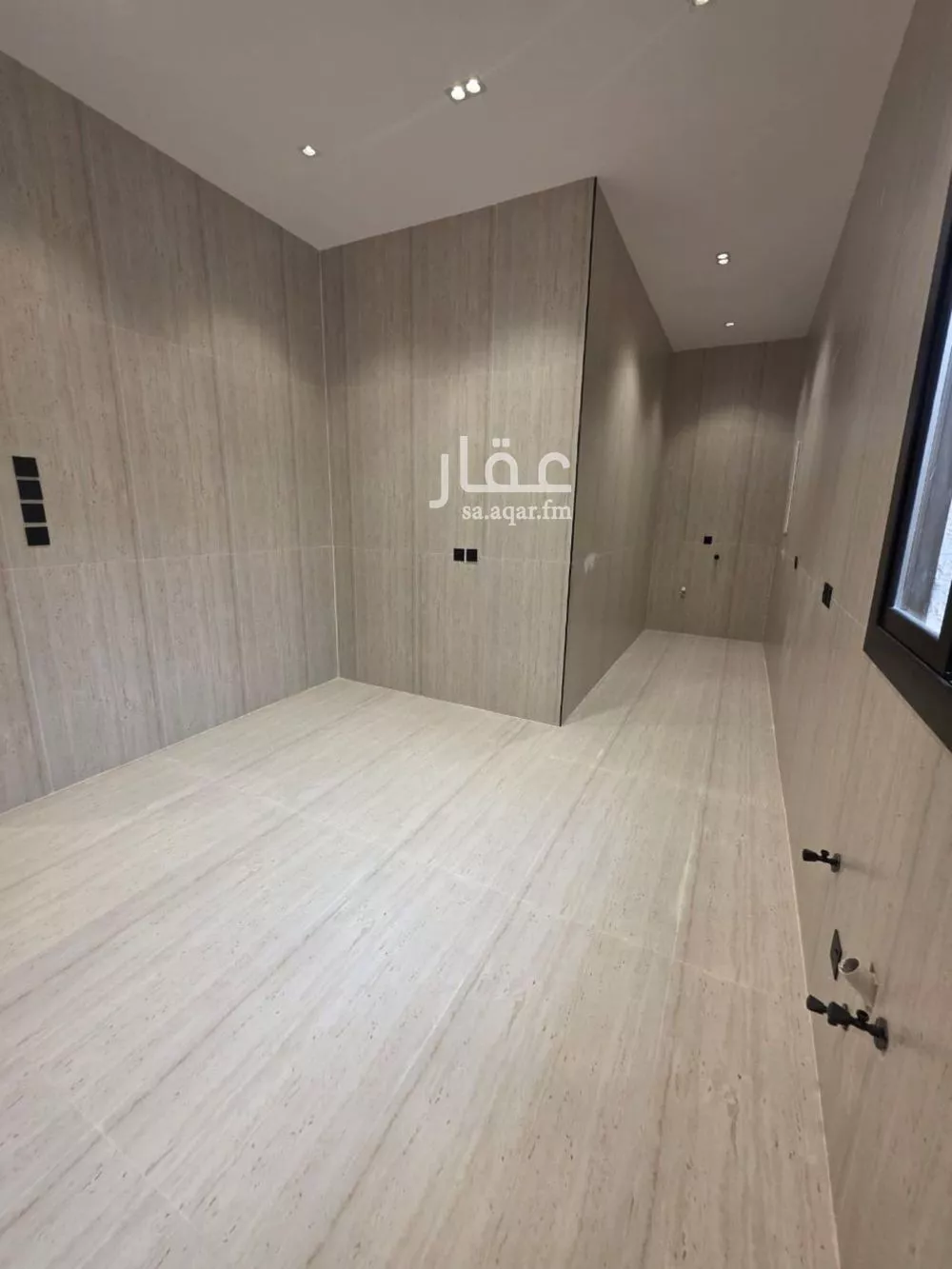 5 bedroom floor in Al Janadriyah 2