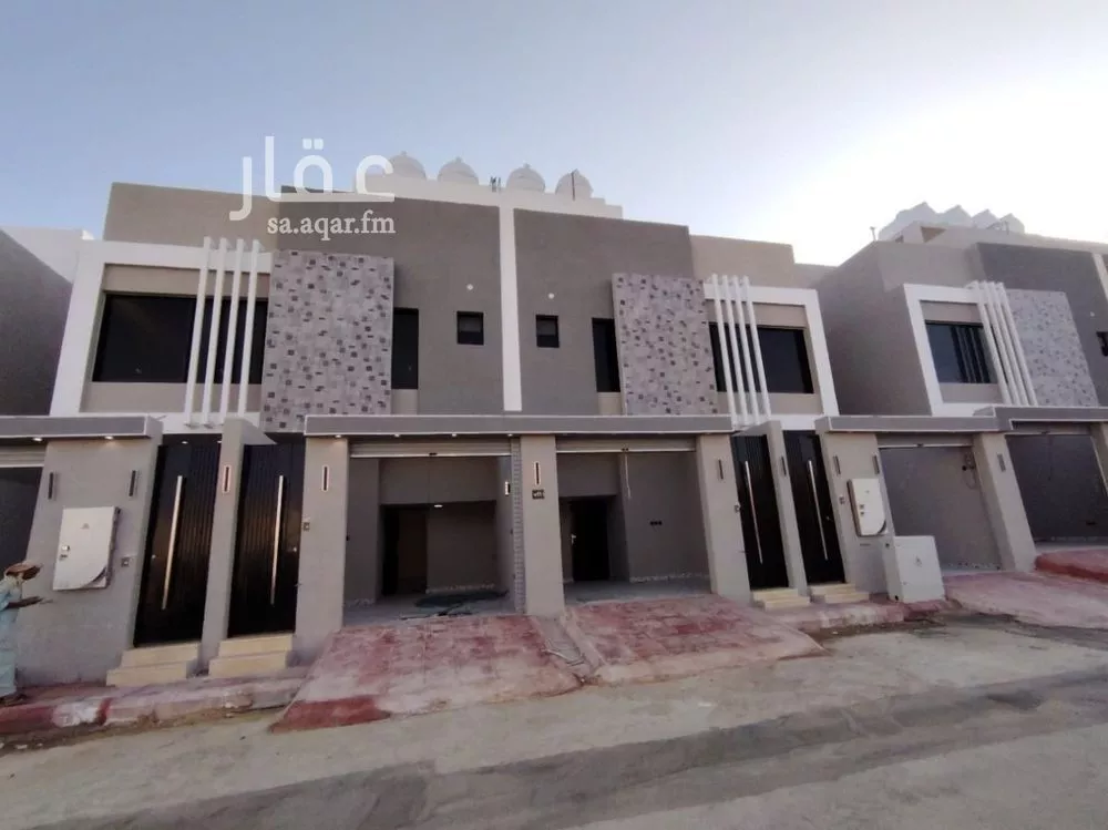 5 bedroom floor in Badr 5