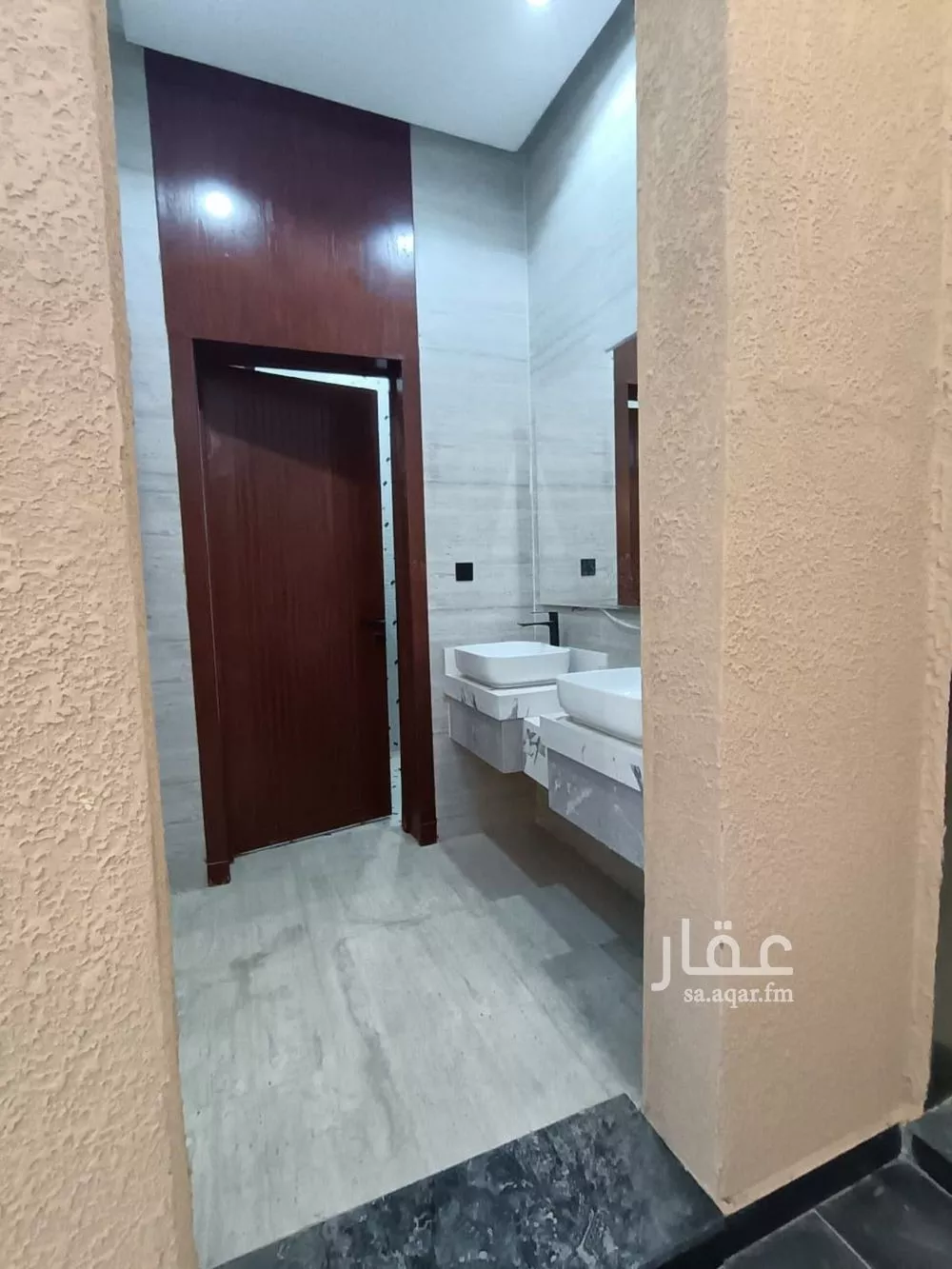 5 bedroom floor in Tuwaiq 4