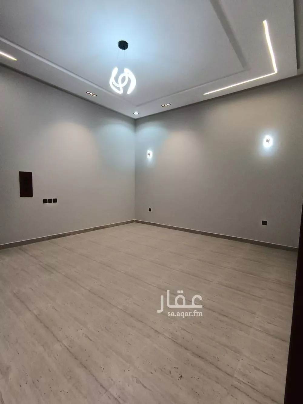 5 bedroom floor in Tuwaiq 8
