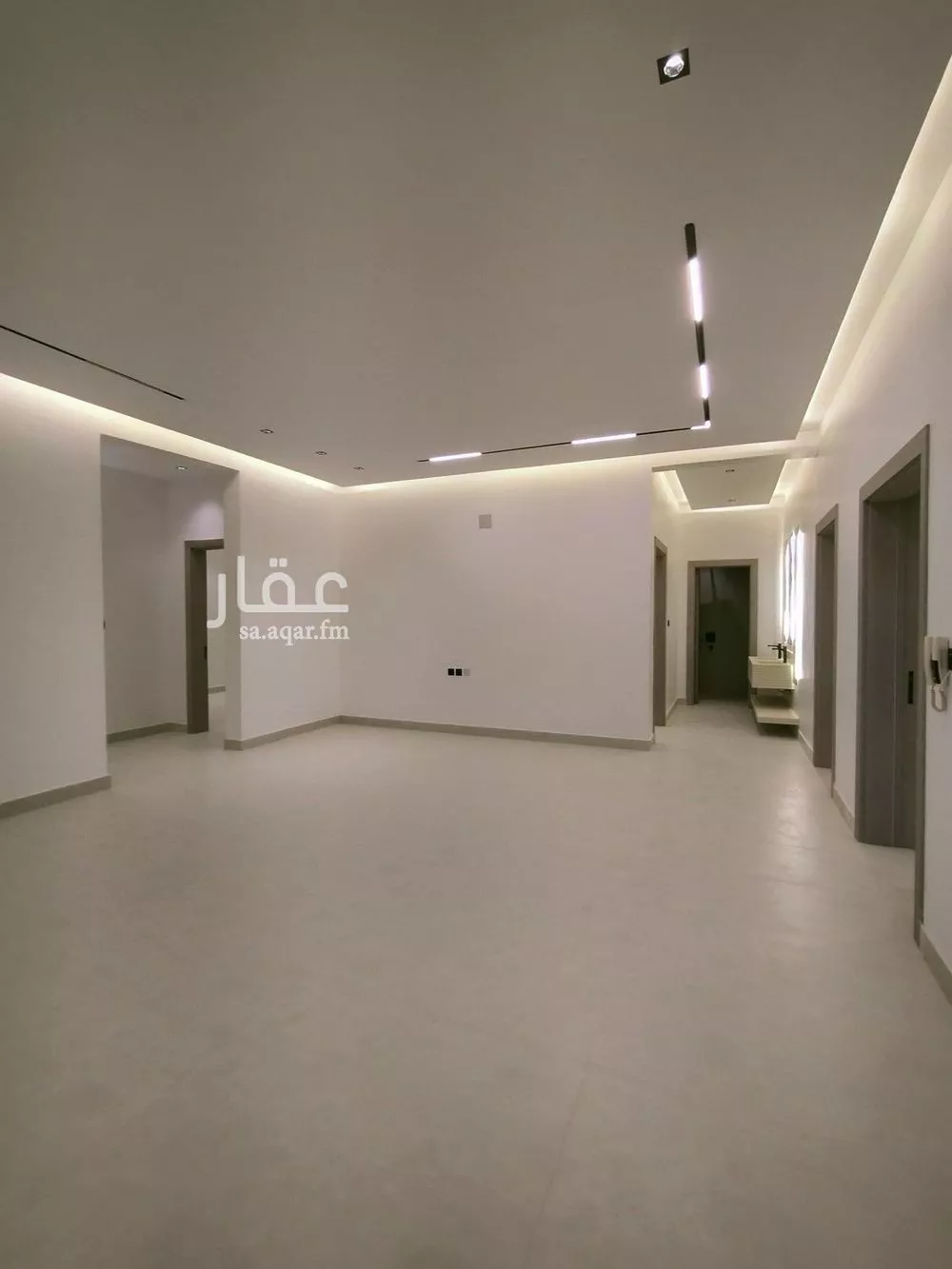 3 bedroom floor in Al Janadriyah 14