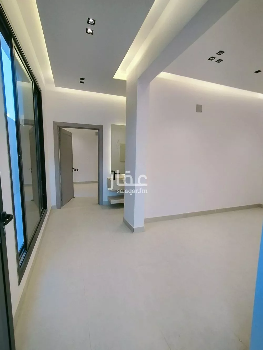 3 bedroom floor in Al Janadriyah 18