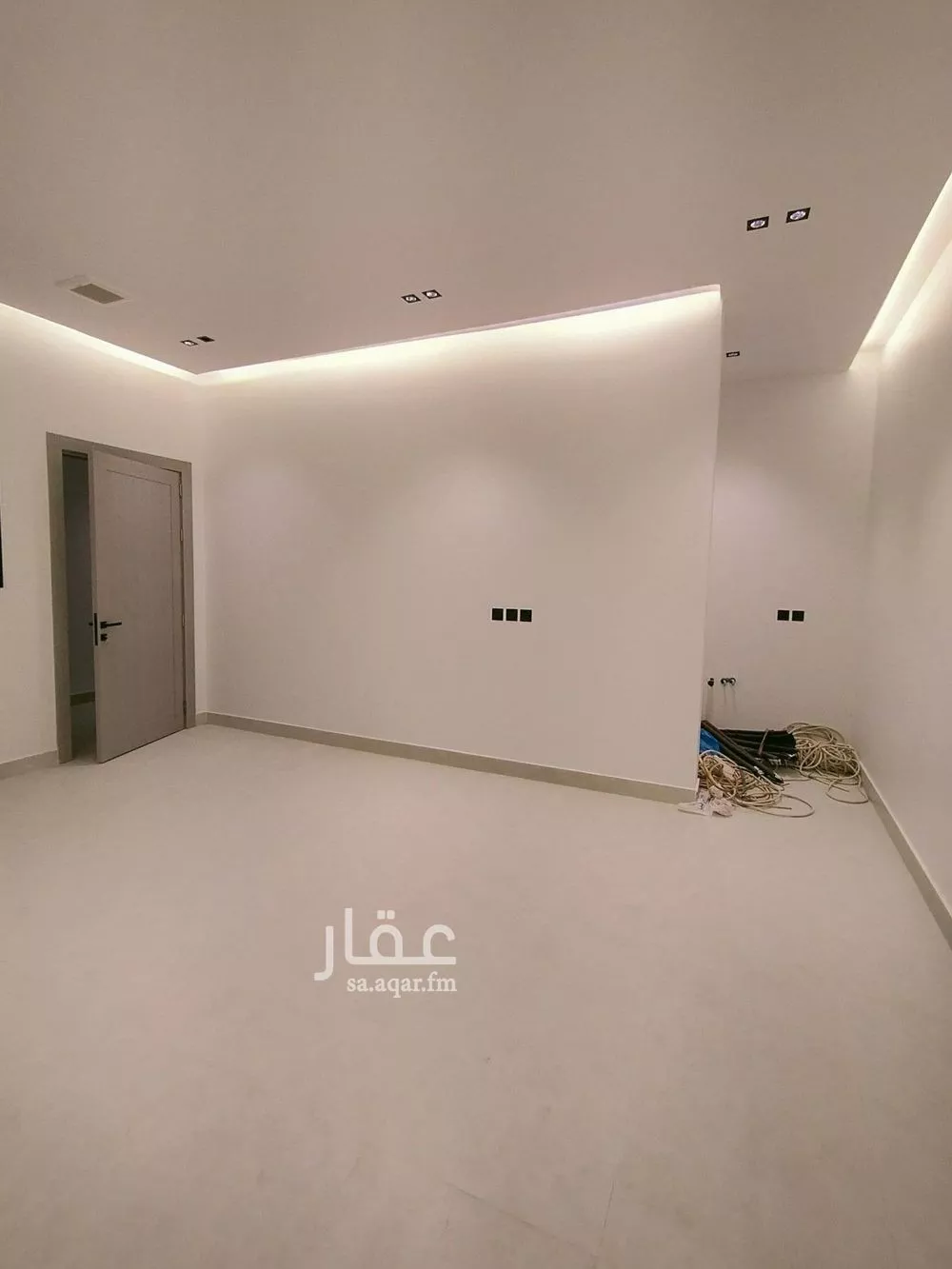 3 bedroom floor in Al Janadriyah 6