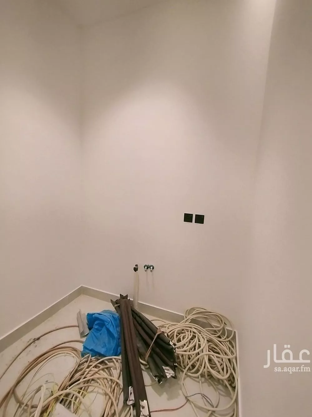 3 bedroom floor in Al Janadriyah 9