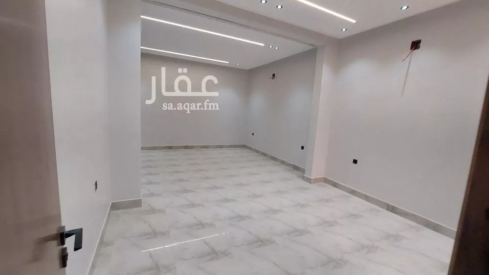 3 bedroom floor in Tuwaiq 5