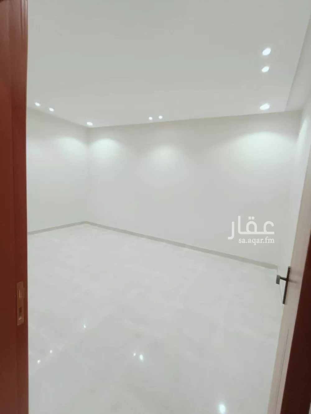 4 bedroom floor in Okaz 11