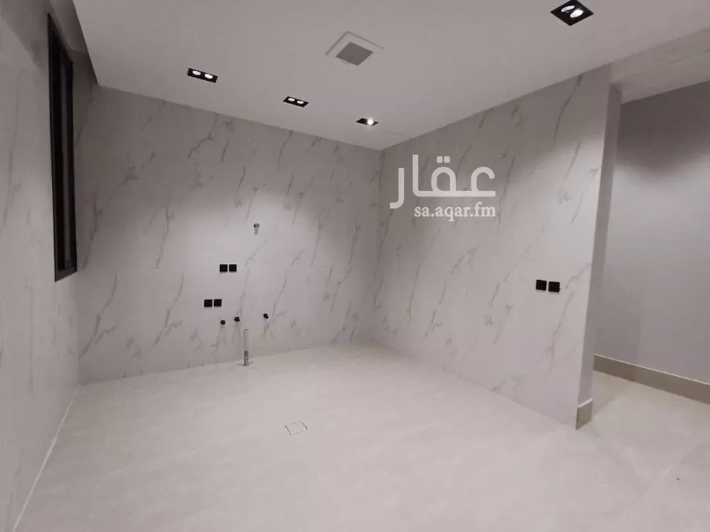 3 bedroom floor in Tuwaiq 8