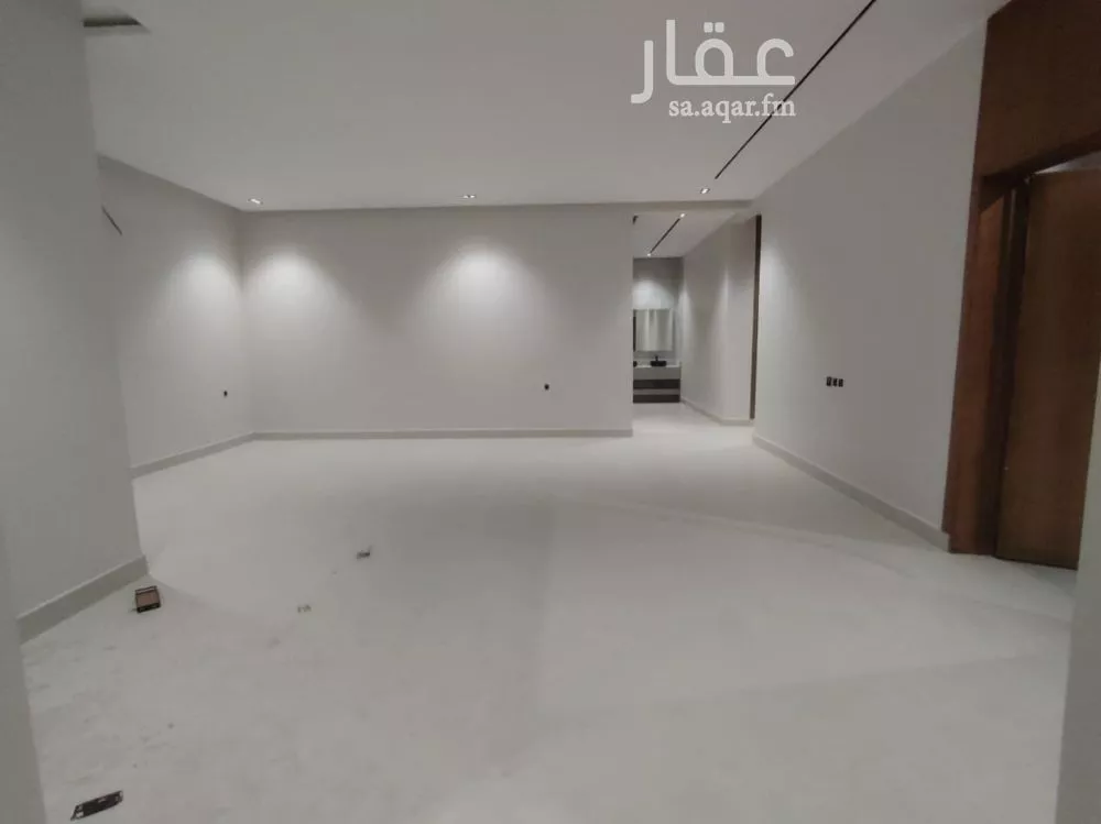 3 bedroom floor in Tuwaiq 10
