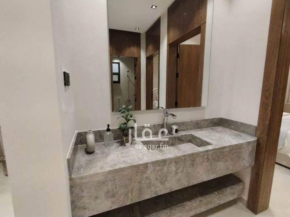 7 bedroom floor in Okaz 18