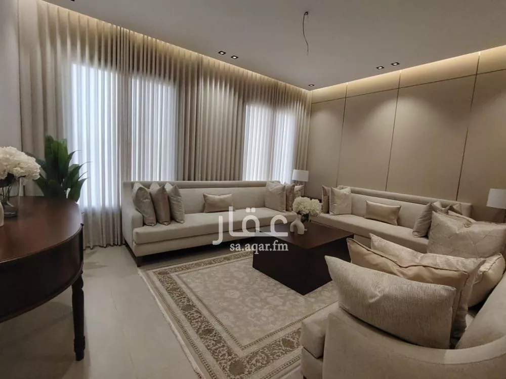 7 bedroom floor in Okaz 8