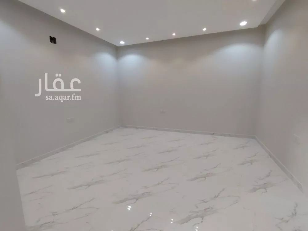 3 bedroom floor in Al Hazm 4