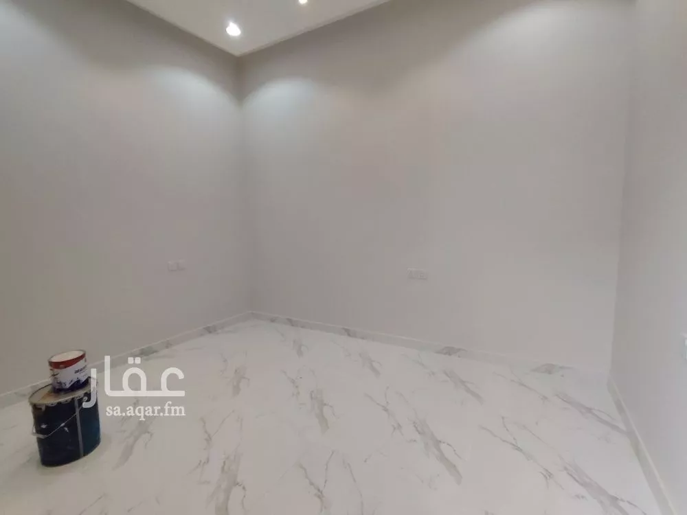 3 bedroom floor in Al Hazm 7
