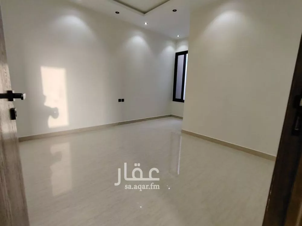 4 bedroom floor in Tuwaiq 11
