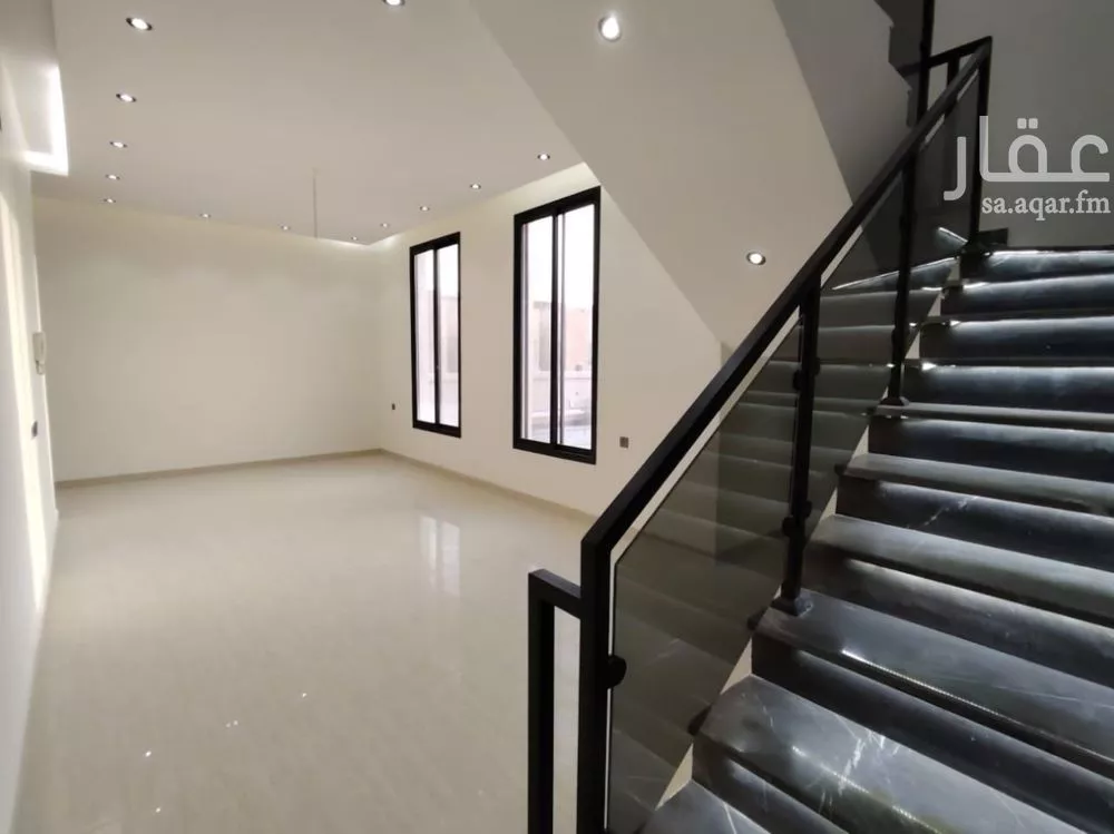 4 bedroom floor in Tuwaiq 15