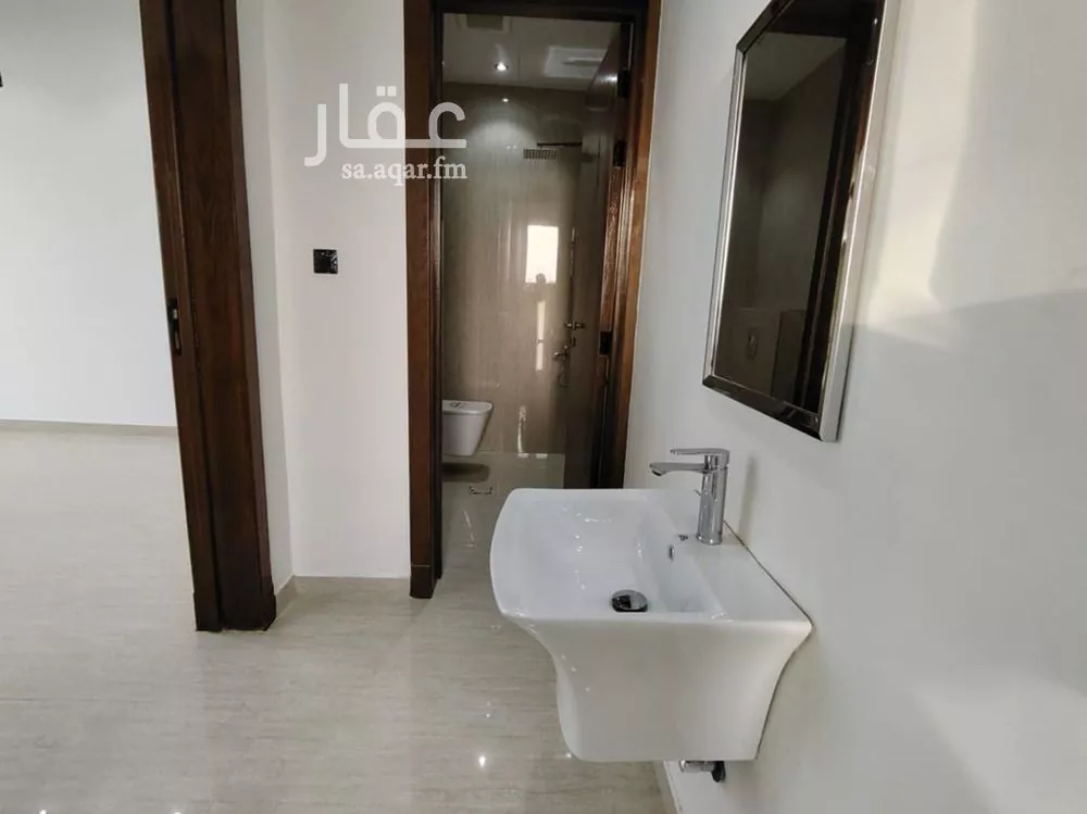 4 bedroom floor in Tuwaiq 7
