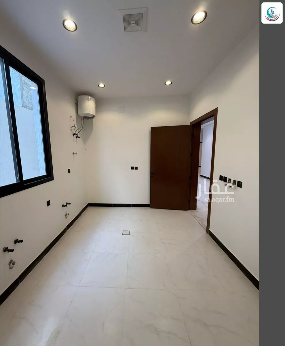 5 bedroom floor in Al Janadriyah 2