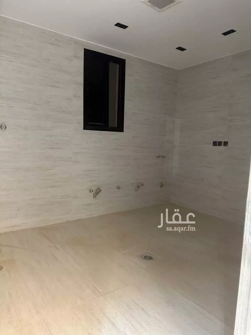 4 bedroom floor in Al Janadriyah 4