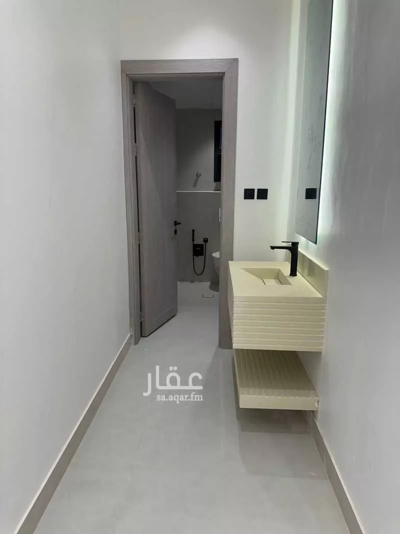 4 bedroom floor in Al Janadriyah 7