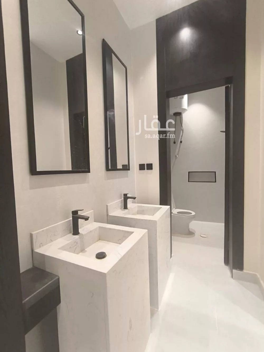 5 bedroom floor in Al Janadriyah 9