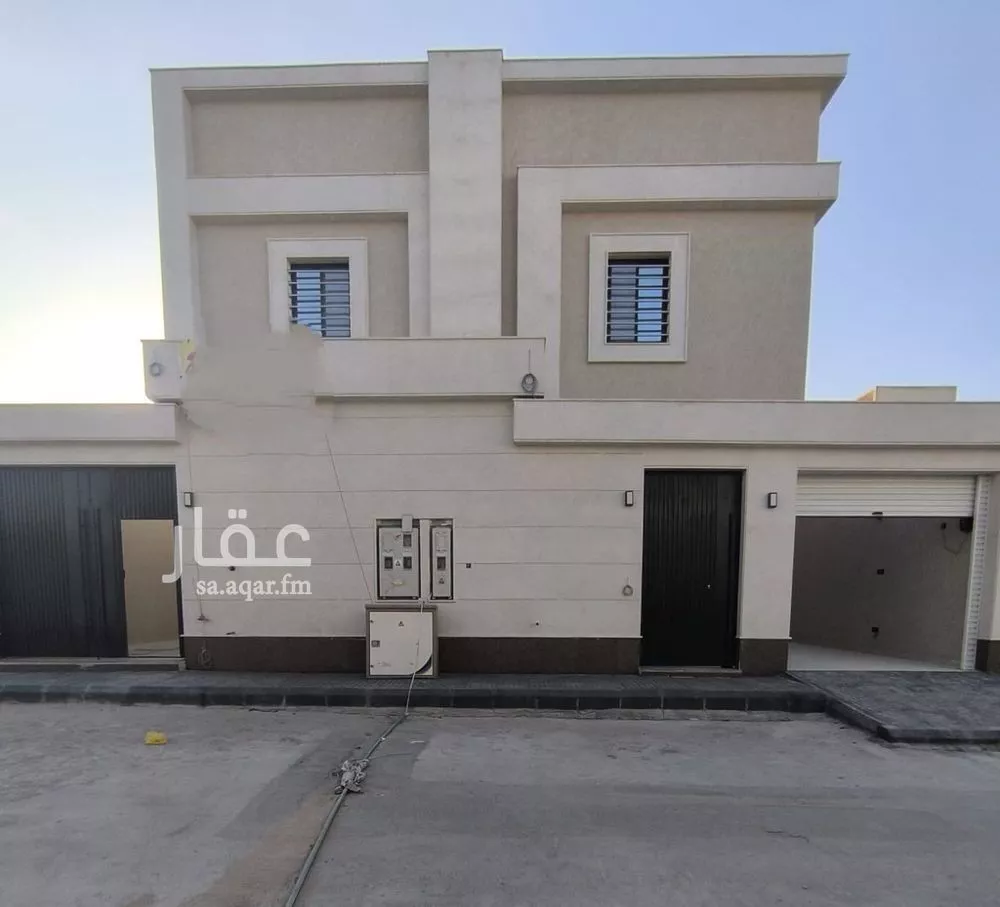 5 bedroom floor in Al Janadriyah 2