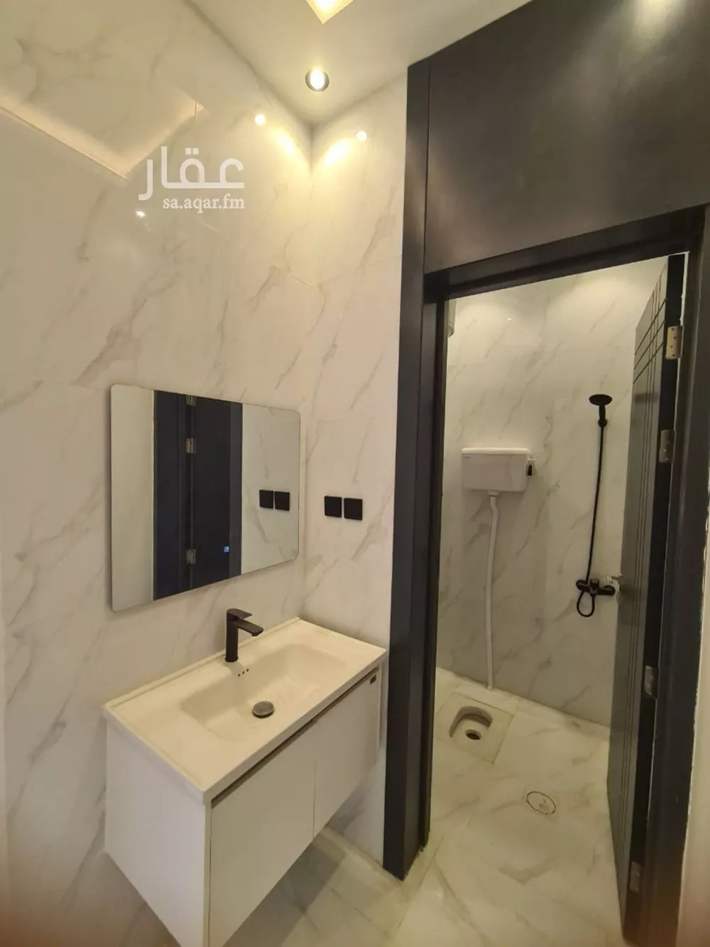 4 bedroom floor in Badr 8