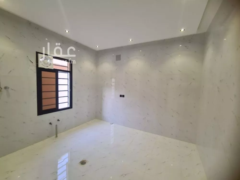 4 bedroom floor in Badr 9