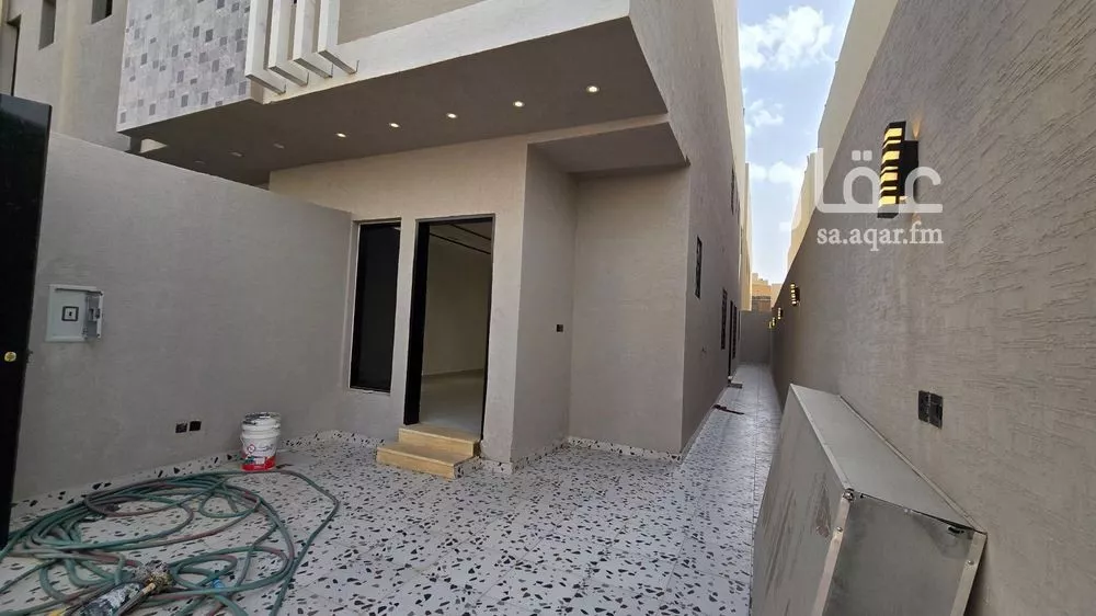 5 bedroom floor in Badr 8