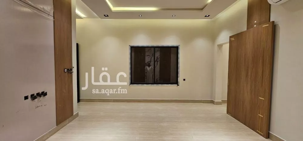 4 bedroom floor in Al Janadriyah 2