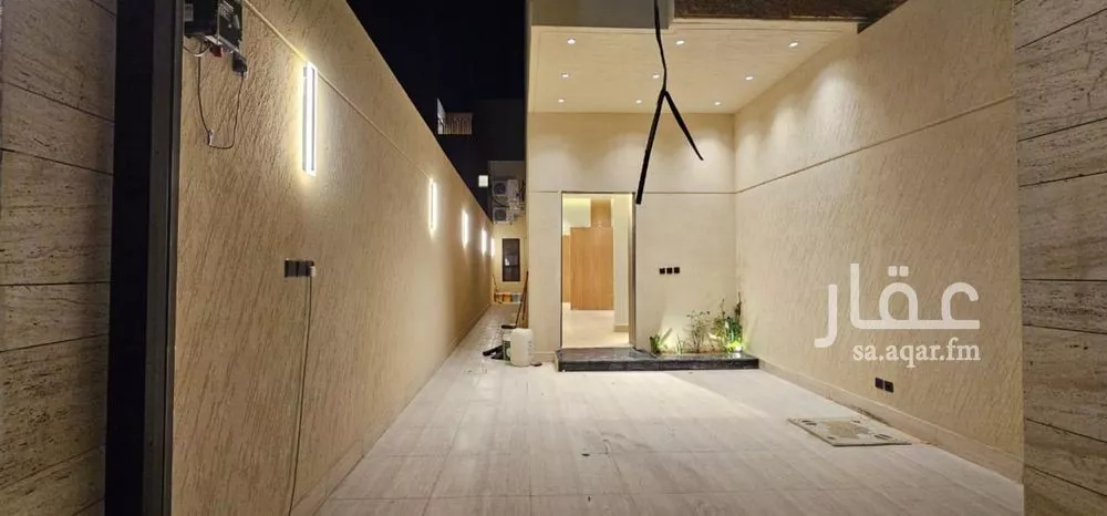4 bedroom floor in Al Janadriyah 17