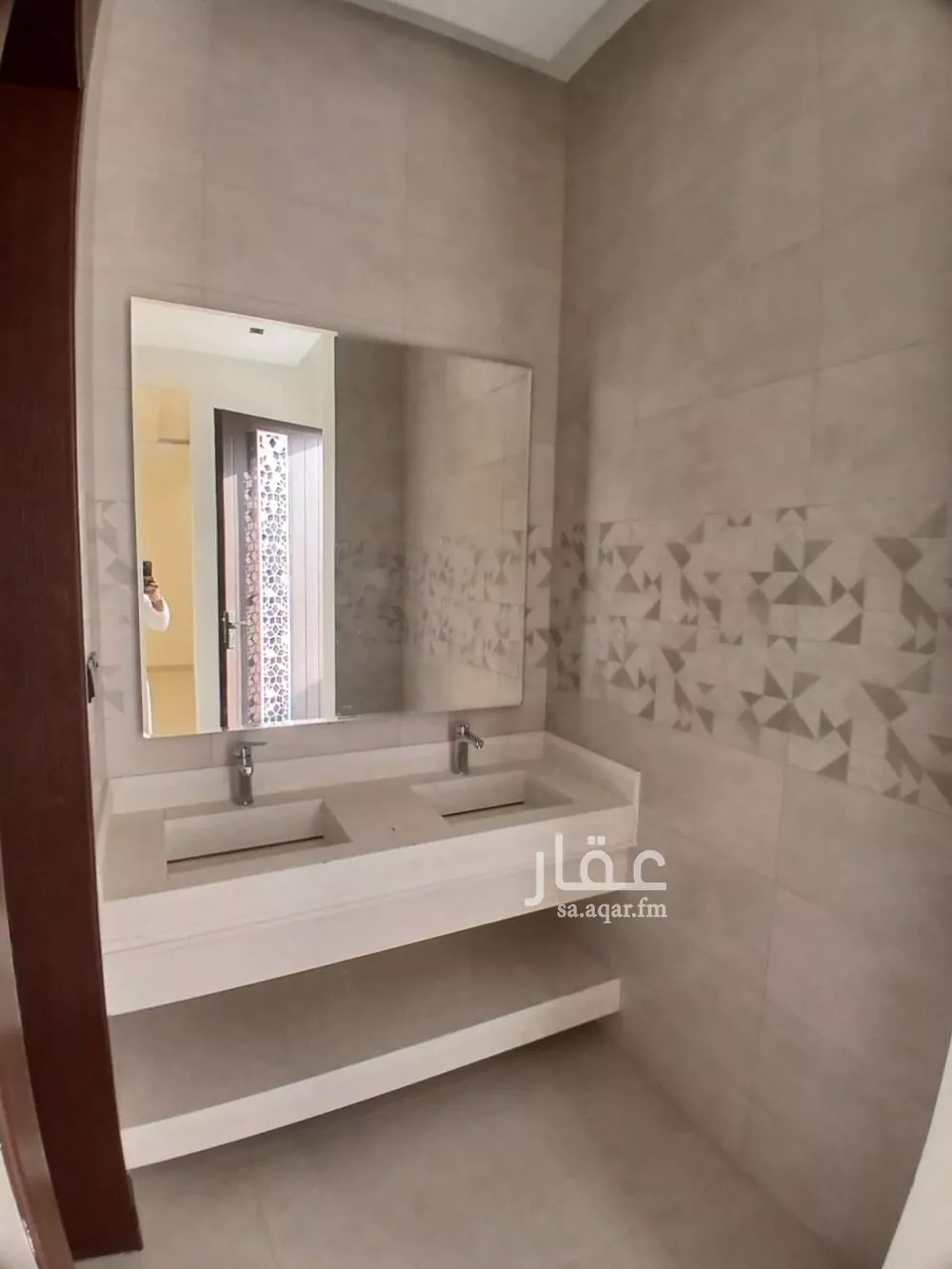 3 bedroom floor in Al Hazm 6